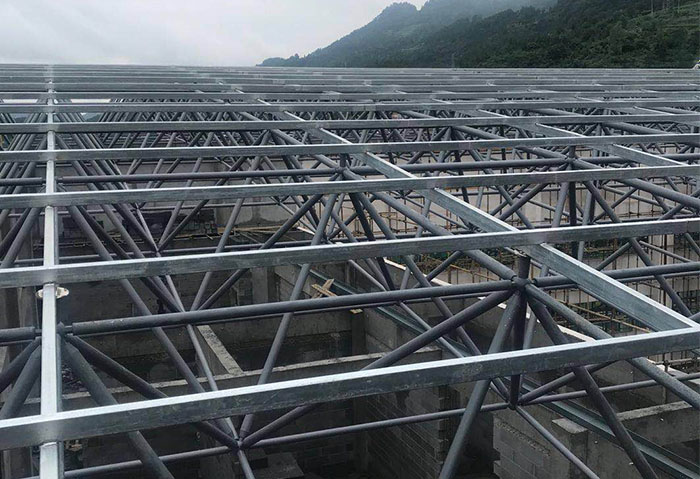 牙克石仁怀冠英学校艺体楼网架